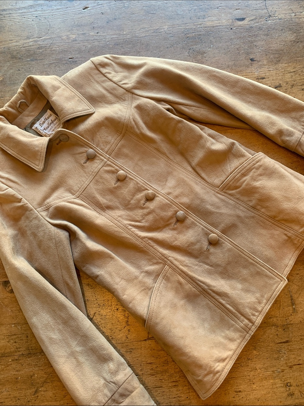 Vintage Women's Suede Button-Front Jacket in Camel - Picture 3 of 16